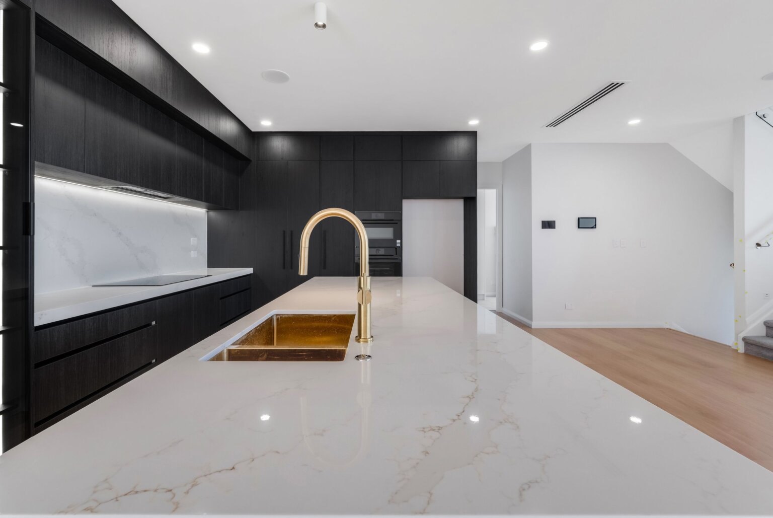 Knightsbridge Drive, Forrest Hill interior photograph